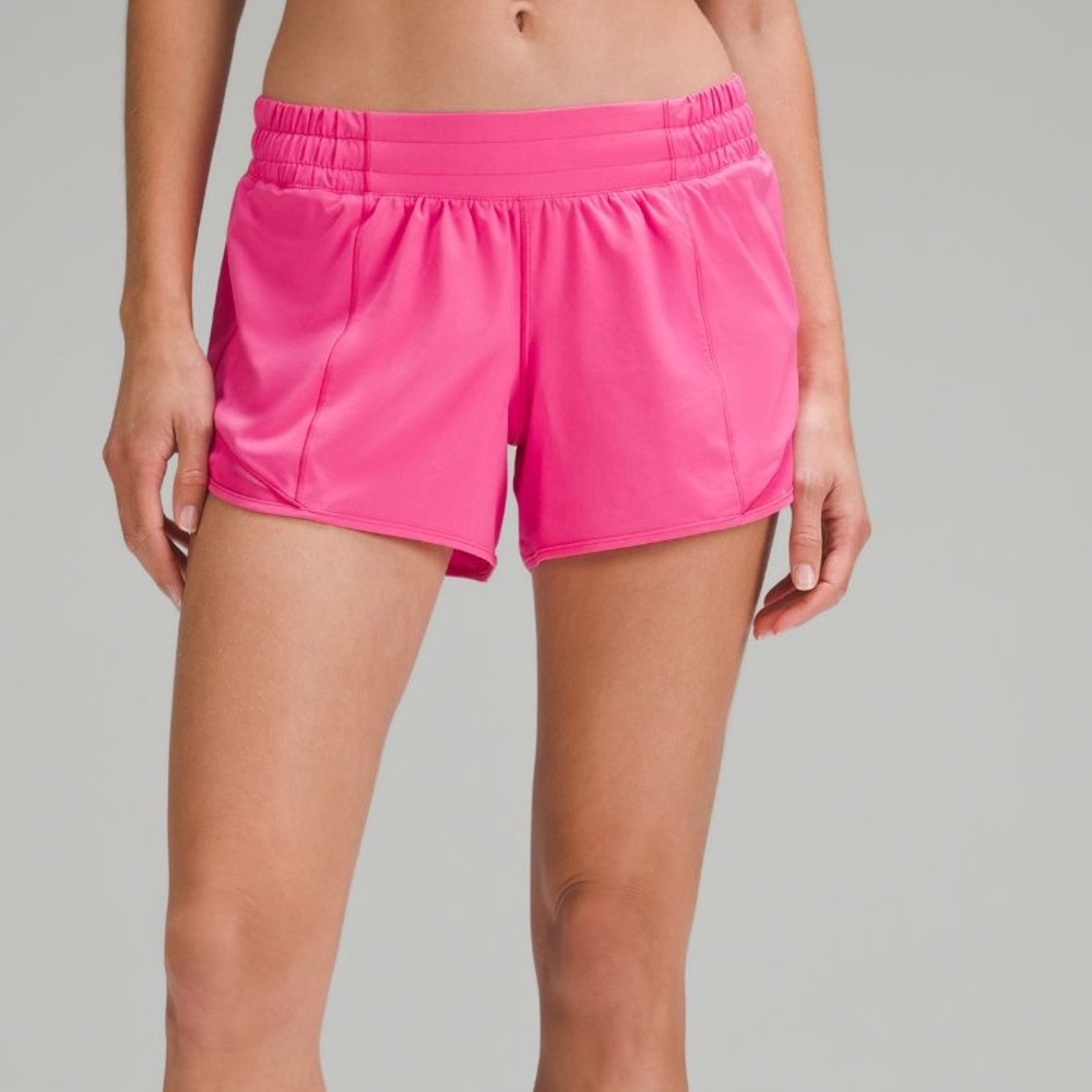 LULULEMON Hotty Hot Low-Rise short 4” Sonic pink NWT